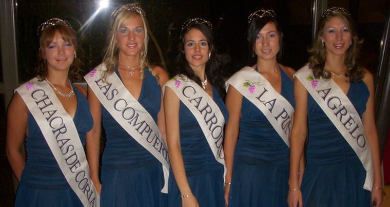 Andrea Robinson, Muriel Del Barco, Viviana Ortega, Johana Centeno y Antonella Cassese, cinco bellas candidatas. Foto: MDZ