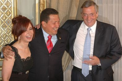 MDZol | Hugo Chávez, Cristina y Néstor Kirchener. Foto: NA