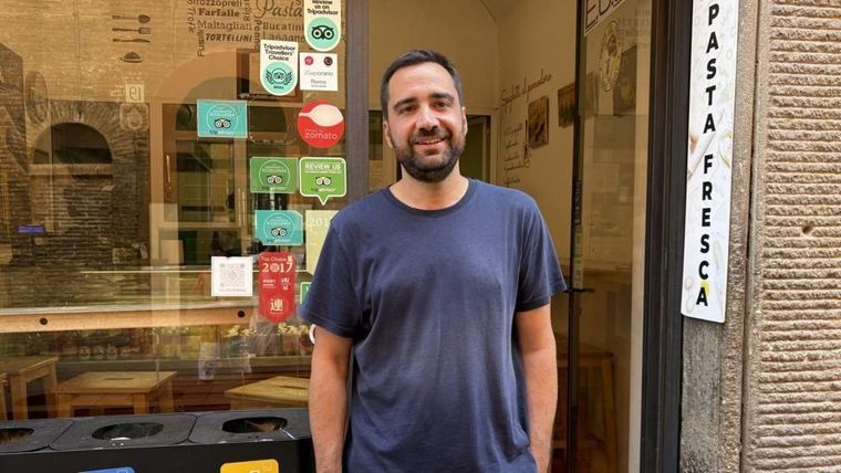 "¡Es terrible! Eso no es cacio e pepe", dijo Giorgio Eramo, dueño de un restaurante de pasta.