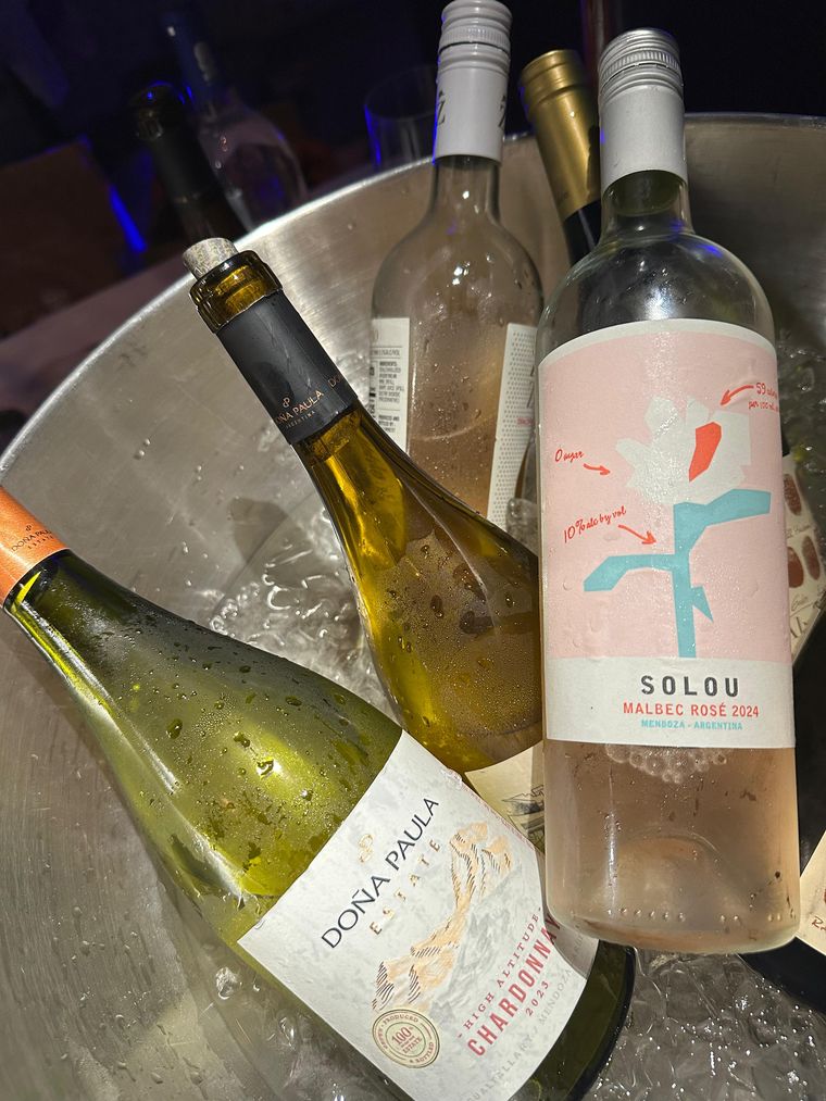 El Chardonnay de bodega Doña Paula y el Rosé Malbec de Tapiz fueron la revelación en el stand de Mendoza. El Chardonnay de bodega Doña Paula y el Rosé Malbec de Tapiz fueron la revelación en el stand de Mendoza.
