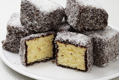 Receta de bizcocho Lamington: esponjoso, chocolatoso y adictivo