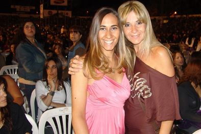 MDZol | En primera fila: Natalia Labarba y Marisa Sambiasi, con look muy sexy. Foto: MDZ