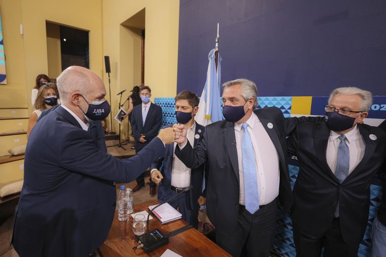 Fernández y Rodríguez Larreta en el acto de la UBA Foto: Télam