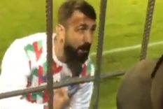Pratto habla con los hinchas.