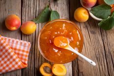 Esta receta de mermelada de damasco es puro amor.