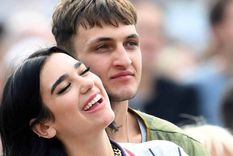 Los alarmantes mensajes de Anwar Hadid, el ex de Dua Lipa, tras el nuevo romance de la artista Dua Lipa y Anwar Hadid mantuvieron una relación amorosa en el pasado. Foto: Getty Images