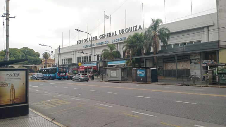 Estación Federico Lacroze del Ferrocarril Urquiza cerrada por el paro general.