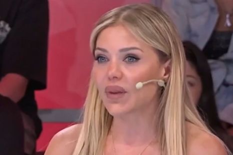 Evangelina Anderson durante su visita a LAM, el momento exacto en que decidió romper el silencio. / Captura América TV LAM Evangelina Anderson durante su visita a LAM, el momento exacto en que decidió romper el silencio. / Captura América TV LAM