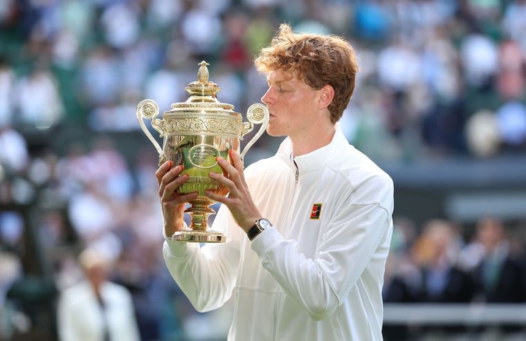 Jannik Sinner se consagró campeón de Wimbledon por primera vez en su carrera. Foto: EFE
