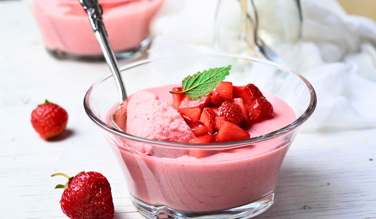 Guía definitiva para hacer helado de fresa casero en tu cocina Foto: Shutterstock