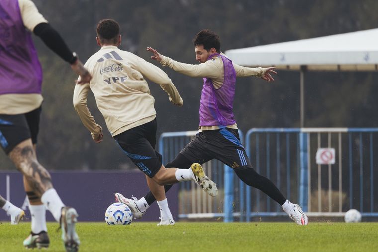 Lionel Scaloni comenzó a perfilar el equipo que enfrentará a Colombia el próximo martes a las 21 en el Monumental. ¿Pondrá esta vez a Lionel Messi como titular?