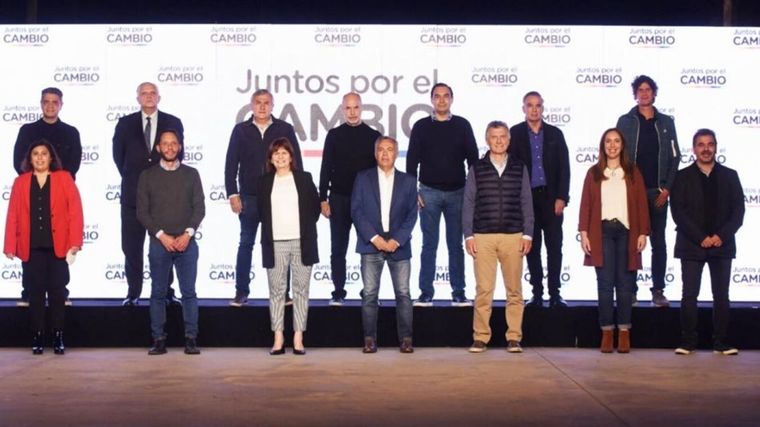 Búnker Juntos por el Cambio En el búnker de Juntos por el Cambio llegó una de las típicas figuras. Crédito: Juntos por el Cambio Foto: Juntos por el Cambio
