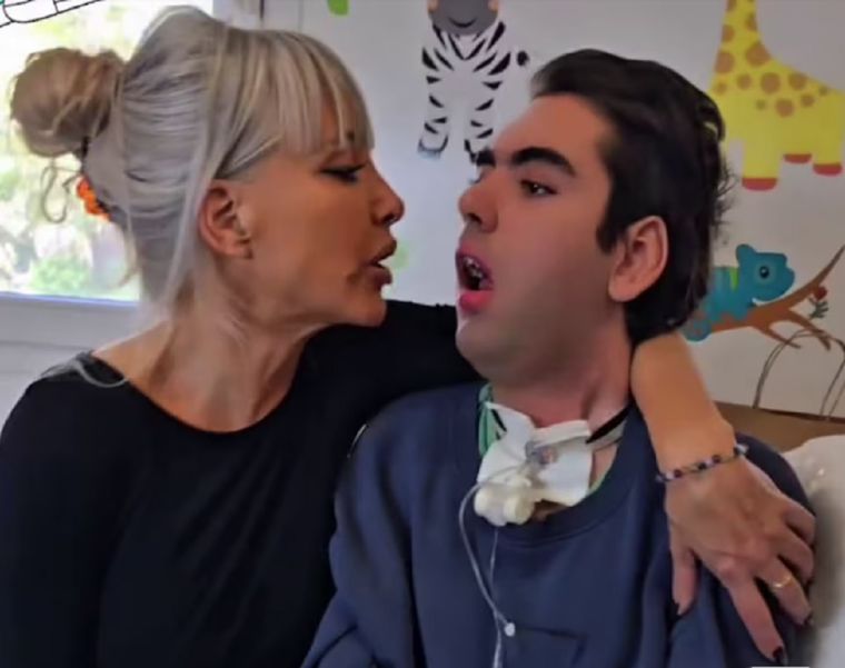 Erika de Sautu Riestra, actriz de En el barro, junto a su hijo. Erika de Sautu Riestra, actriz de En el barro, junto a su hijo.