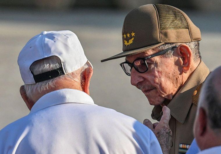 Raúl Castro dejó hace años la presidencia de Cuba, pero sigue siendo influyente en la isla.