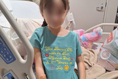 Una niña de 10 años con cáncer cerebral fue deportada junto con sus padres indocumentados. Foto: X: @NoLieWithBTC