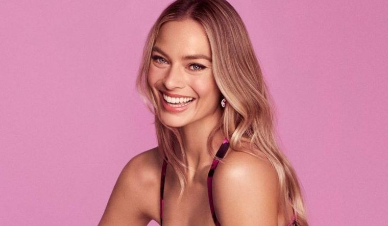 Margot Robbie se luce en el papel de Nellie LaRoy Foto: Archivo