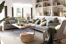 Ideas prácticas para decorar un salón cuadrado y aprovechar todos los espacios Ideas prácticas para decorar un salón cuadrado y aprovechar todos los espacios.