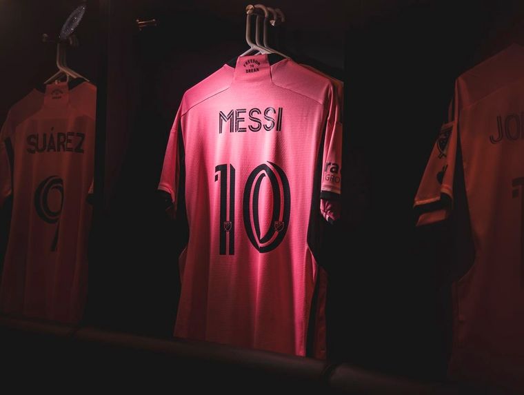 La camiseta cuesta menos dinero en Chile que en Argentina Foto: @leomessi