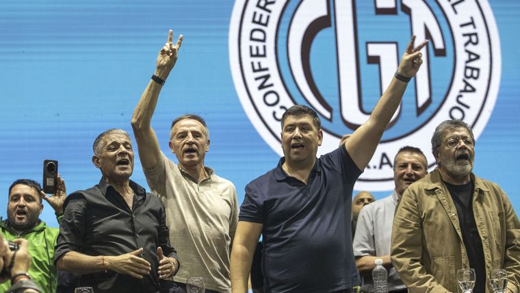 La CGT denunció los destrozos en la sede del sindicato que conduce uno de sus líderes, Cristian Jerónimo, a días de la marcha por la reforma laboral.