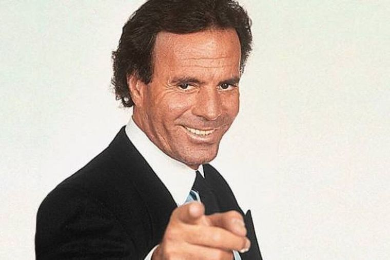 Julio Iglesias es tendencia en todas partes del mundo. Foto: Marca