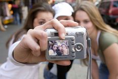 Según estimaciones recientes, se calcula que se toman alrededor de 5.300 millones de fotografías digitales cada día en el mundo.