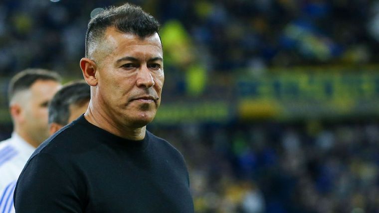 Jorge Almirón recibió una dura noticia horas antes de viajar a Chile con Boca