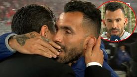 Como DT de Rosario Central, Carlos Tevez fue el DT que despidió a Gallardo en su último partido en el primer ciclo del Muñeco en River. Y hace poco se los vio jugando al pádel juntos. Como DT de Rosario Central, Carlos Tevez fue el DT que despidió a Gallardo en su último partido en el primer ciclo del Muñeco en River. Y hace poco se los vio jugando al pádel juntos.