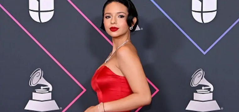 Ángela Aguilar adora vestirse a la moda. Foto: Instagram @angela_aguilar_