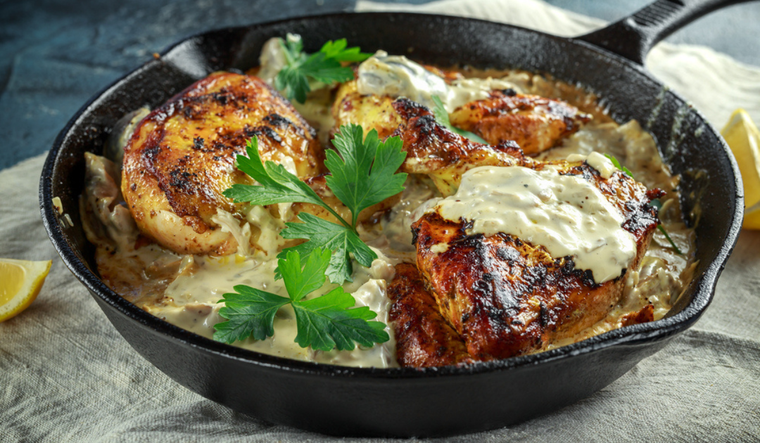 Hacete un plato gourmet con esta receta de supremas de pollo con salsa de champiñones.