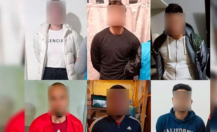 Los seis integrantes de la banda El Churri