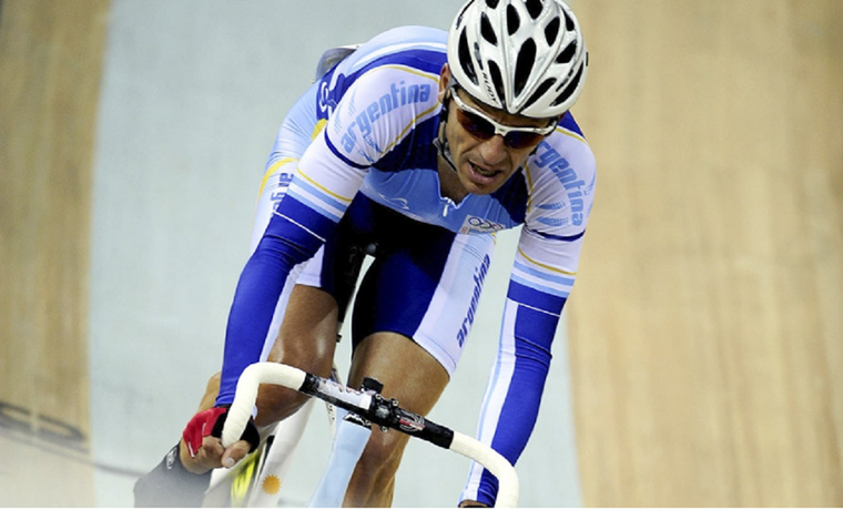 El medallista Juan Curuchet Foto: Télam