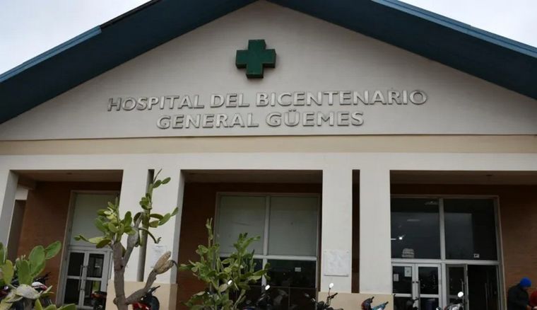 El hospital en Castelli, Chaco, donde fue asistida la niña de 11 años con una hemorragia tras haber dado a luz.
