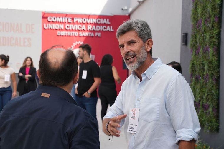 Ulpiano Suarez habló de alternativa al gobierno nacional en un encuentro de la UCR y también criticó el discurso de Javier Milei.&nbsp;