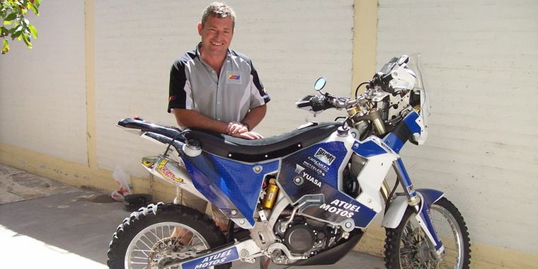 Roberto junto a su compañera y socia en este Dakar 2012