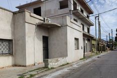 La vivienda remodelada ocupó el 100% del trazado de la vereda Foto: Noticias Argentinas