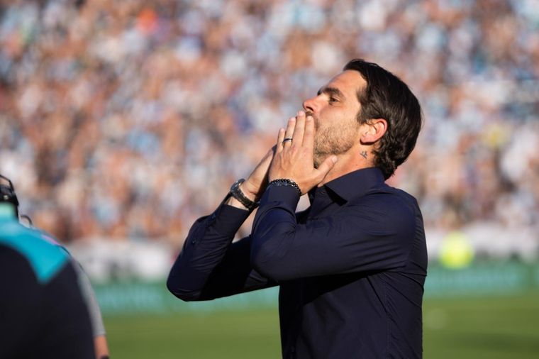 Gago sonríe porque Racing trajo otro refuerzo a horas de jugar con Boca