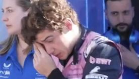 Colapinto sufrió un problema en sus ojos, pero no le impidió terminar la segunda práctica. Foto: captura de TV.&nbsp;