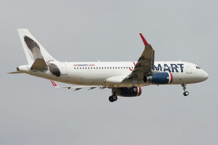 JetSMART, una de las empresas que debió reprogramar vuelos Foto: JetSMART