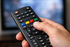 Los botones de colores del control remoto siguen vigentes y pueden ahorrar varios pasos en Smart TV.