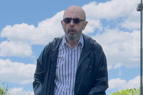 Qué pasó realmente con el cantante de rock. Qué pasó realmente con el cantante de rock.