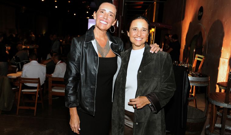 Ana Yanzón y Luisa Yanzón: reunión de hermanas. Ana Yanzón y Luisa Yanzón: reunión de hermanas.