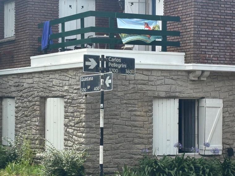 El cruce donde los mendocinos sufrieron el robo de su Toyota Hilux, en pleno centro de Mar del Plata.&nbsp;