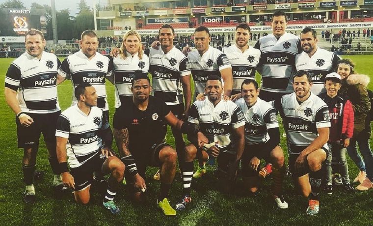 Patricio Albacete junto a figuras mundiales en una convocatoria de Barbarians, equipo internacional por invitación. Foto: Instagram/@patoalbacete Foto: Instagram: @patoalbacete