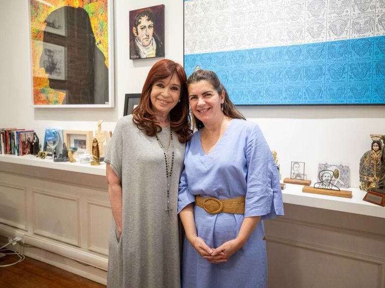 Cristina Kirchner, junto a la intendenta de Moreno, Mariel Fernández, en el Instituto Patria Foto: Twitter Oficial Mariel Fernandez