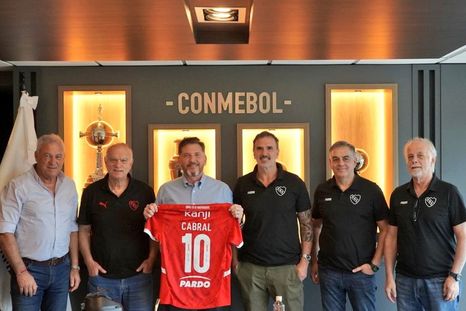 Independiente destrozó a Alejandro Domínguez y la Conmebol tras ser descalificado de la Copa. El Rojo no se guardó nada. Independiente destrozó a Alejandro Domínguez y la Conmebol tras ser descalificado de la Copa. El Rojo no se guardó nada.