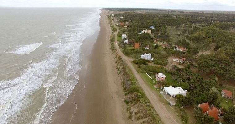 Pehuen-Có es uno de los pueblos que atrapa por la belleza de sus playas Foto: Turismo Rosales