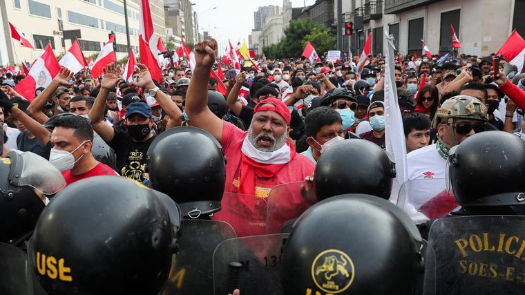 Las protestas crecen en Perú. Foto: Reuters
