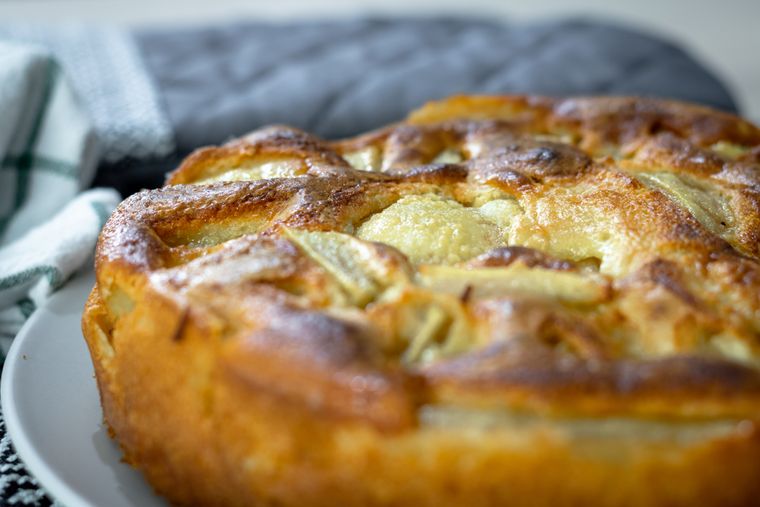 Esta receta es una excelente forma de aprovechar peras que están muy blandas para comer solas pero perfectas para hornear. Esta receta es una excelente forma de aprovechar peras que están muy blandas para comer solas pero perfectas para hornear.