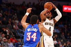 Devonte Graham anotó un histórico triple en la NBA. Foto: Twitter @deportes_rtve
