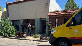 Un derrumbe en una casa de Godoy Cruz obligó a un amplio operativo de rescate. En el lugar vivía una pareja con dos niños. Un derrumbe en una casa de Godoy Cruz obligó a un amplio operativo de rescate. En el lugar vivía una pareja con dos niños.